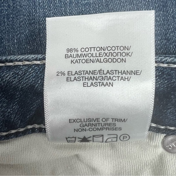 Silver Women’s Blue Jeans Sz W32/L31 Tuesday Bootcut Distressed Pockets Stretch - Picture 8 of 13